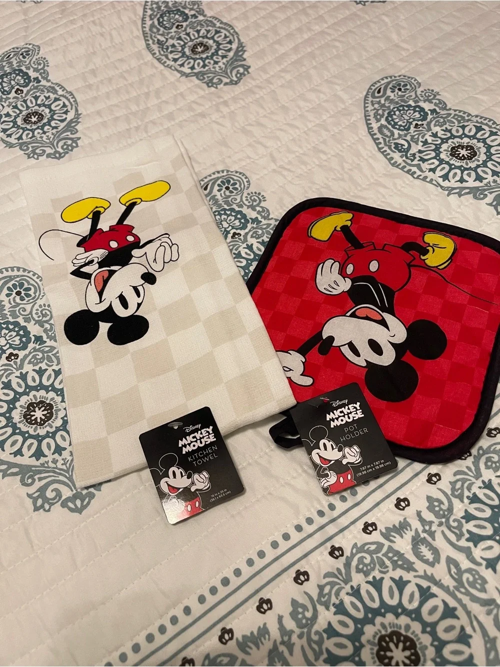 Disney Mickey Mouse Red, White & Yellow Kitchen Set - Towel + Pot Holder